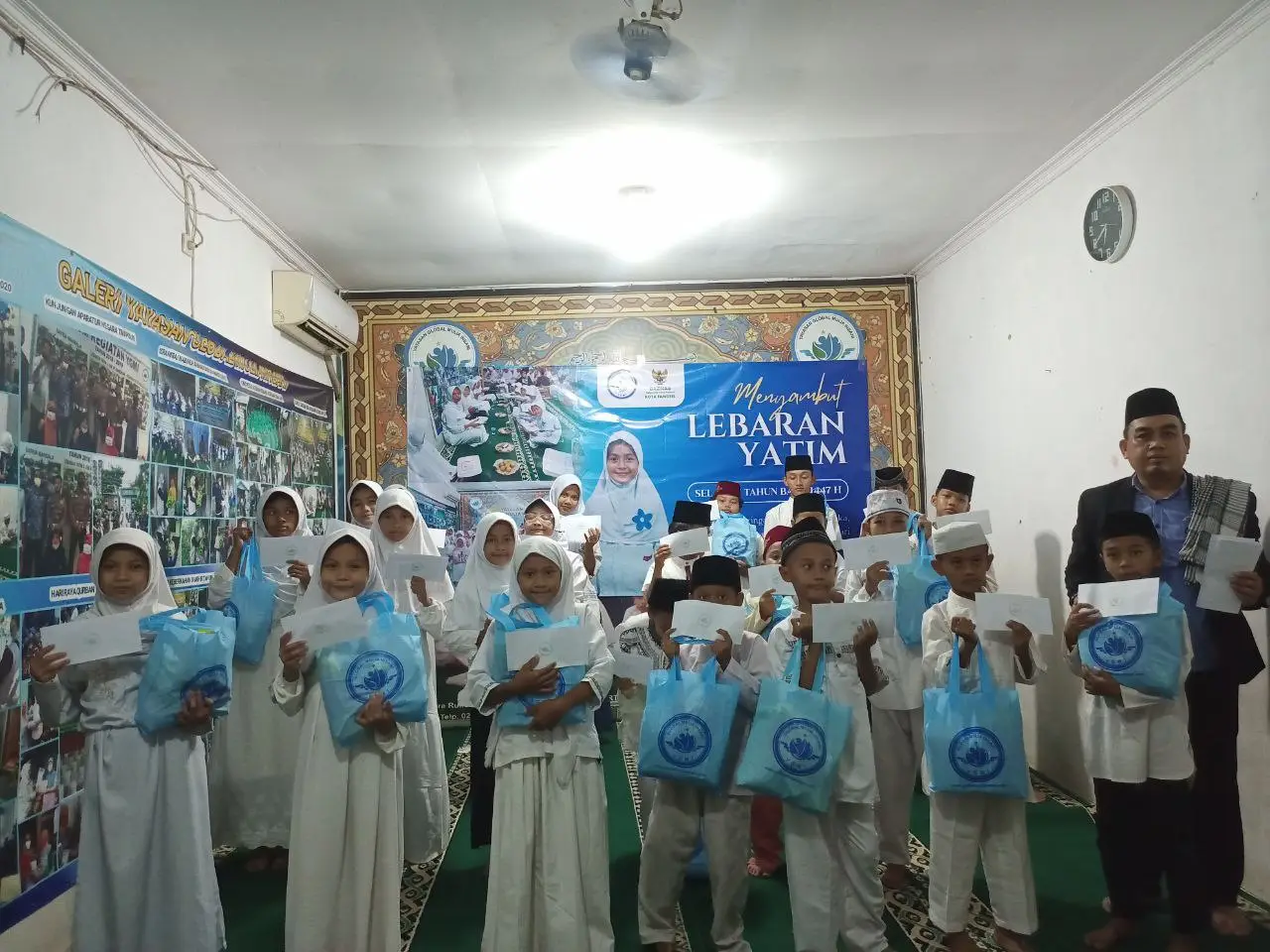 Santunan Lebaran Yatim