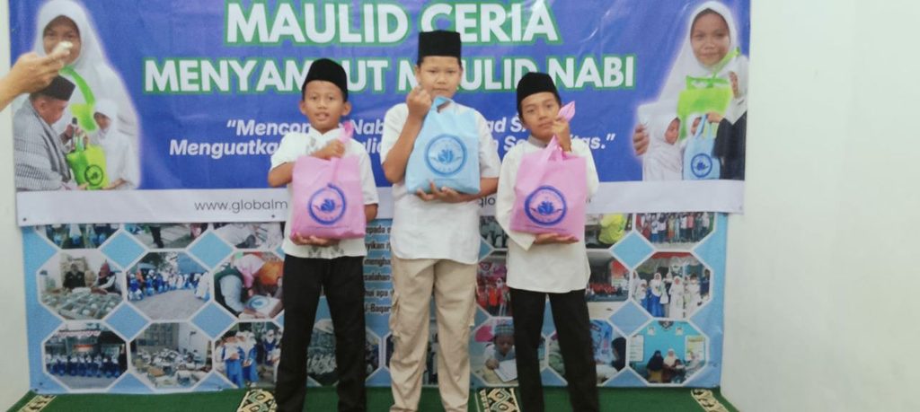 Santunan Maulid Nabi GMI, Berbagi Kebahagiaan di Hari Jumat