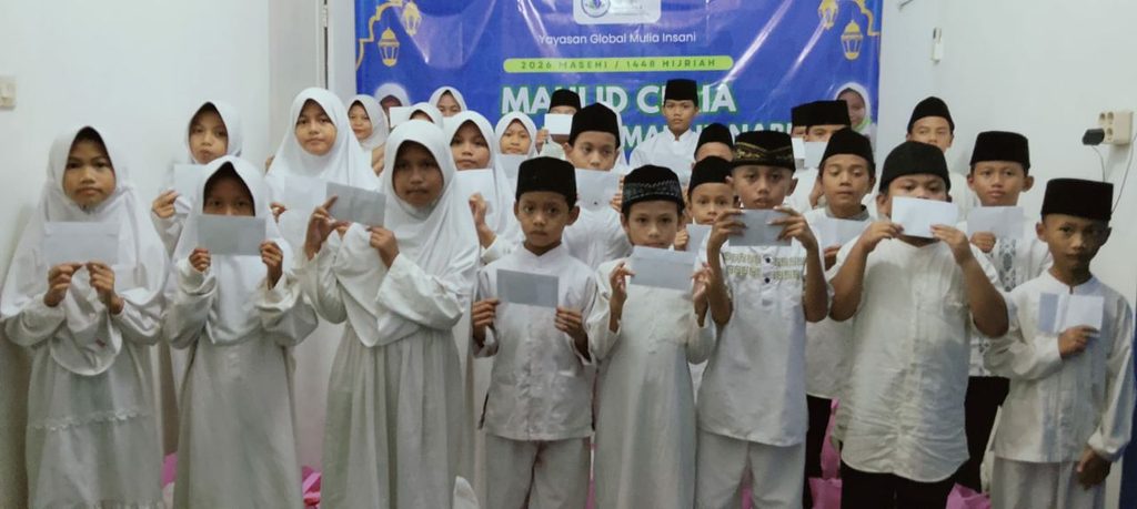 Santunan Maulid Nabi GMI bersama penerima manfaat