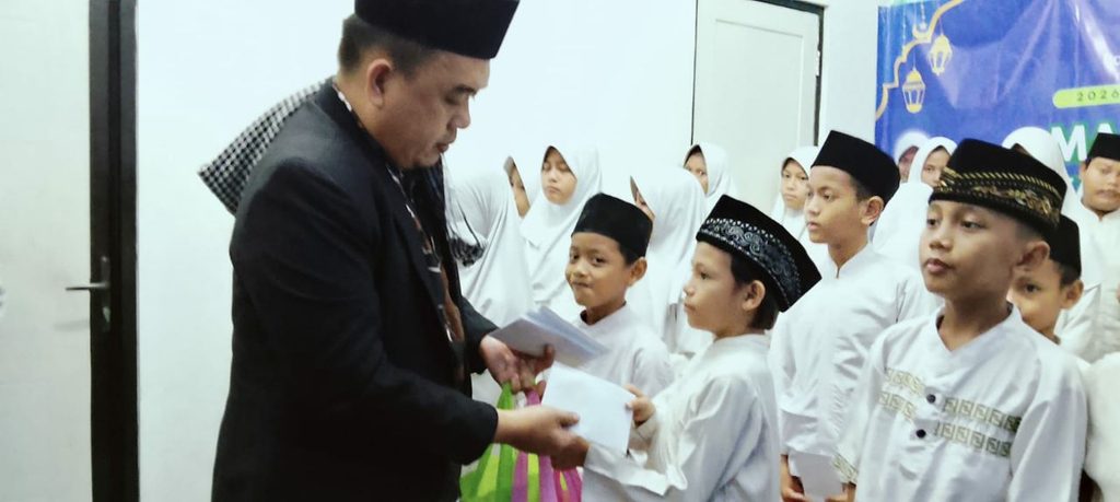 Santunan Maulid Nabi GMI bersama penerima manfaat